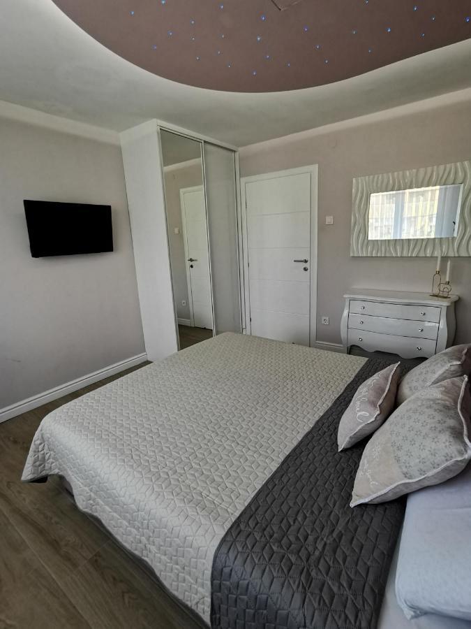 Lux Apartman 34 Banja Luka Esterno foto